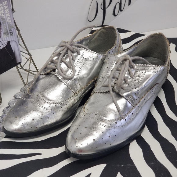 Vintage Silver Metallic Lat flat shoes - Picture 2 of 8